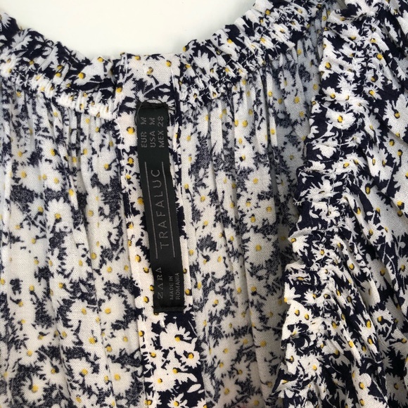 ZARA- off the shoulder top with daisies - Picture 4 of 6